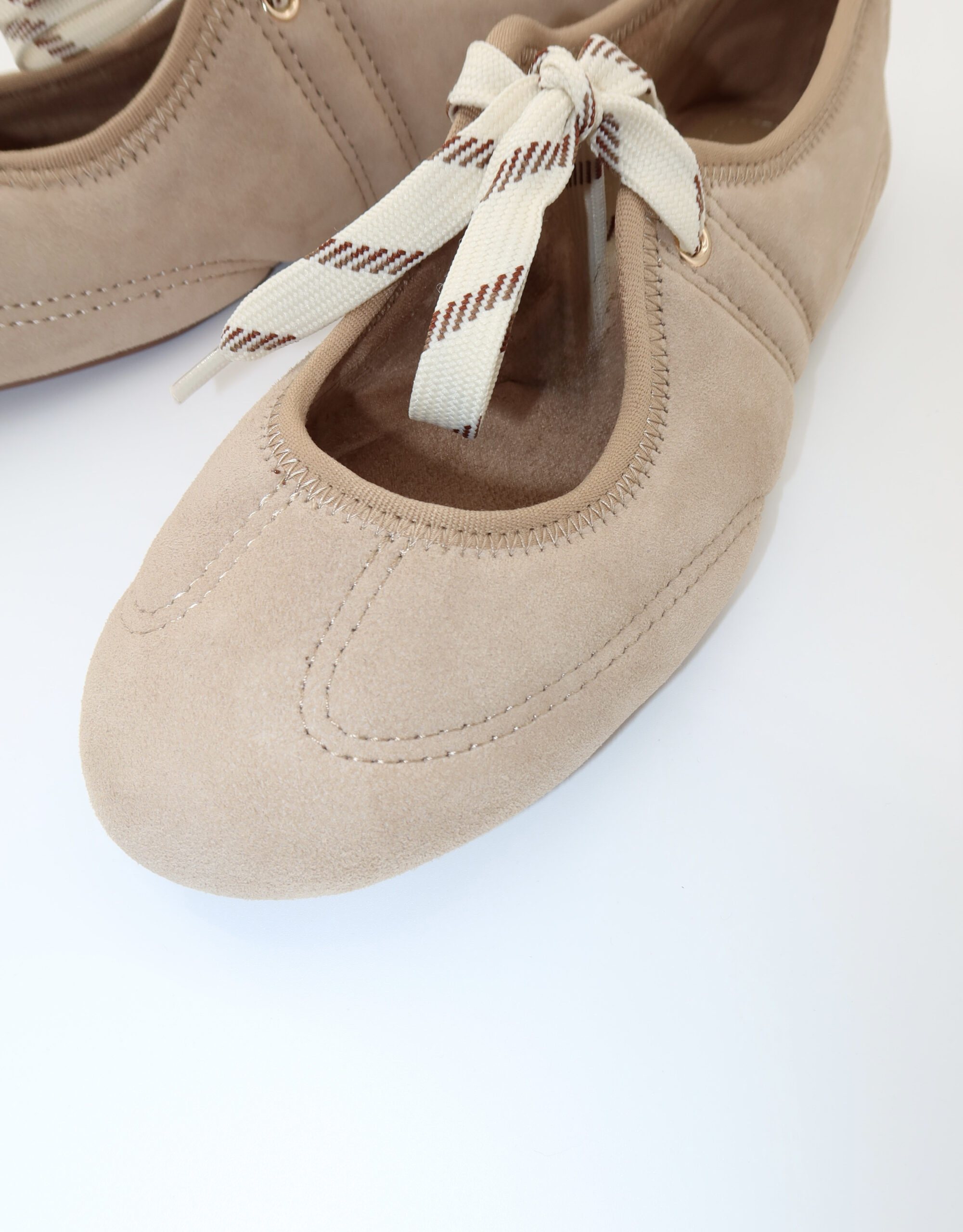 zara-sneakerina-three