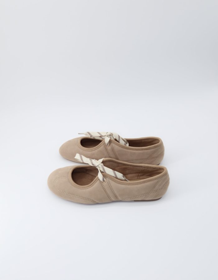 zara-sneakeina-two