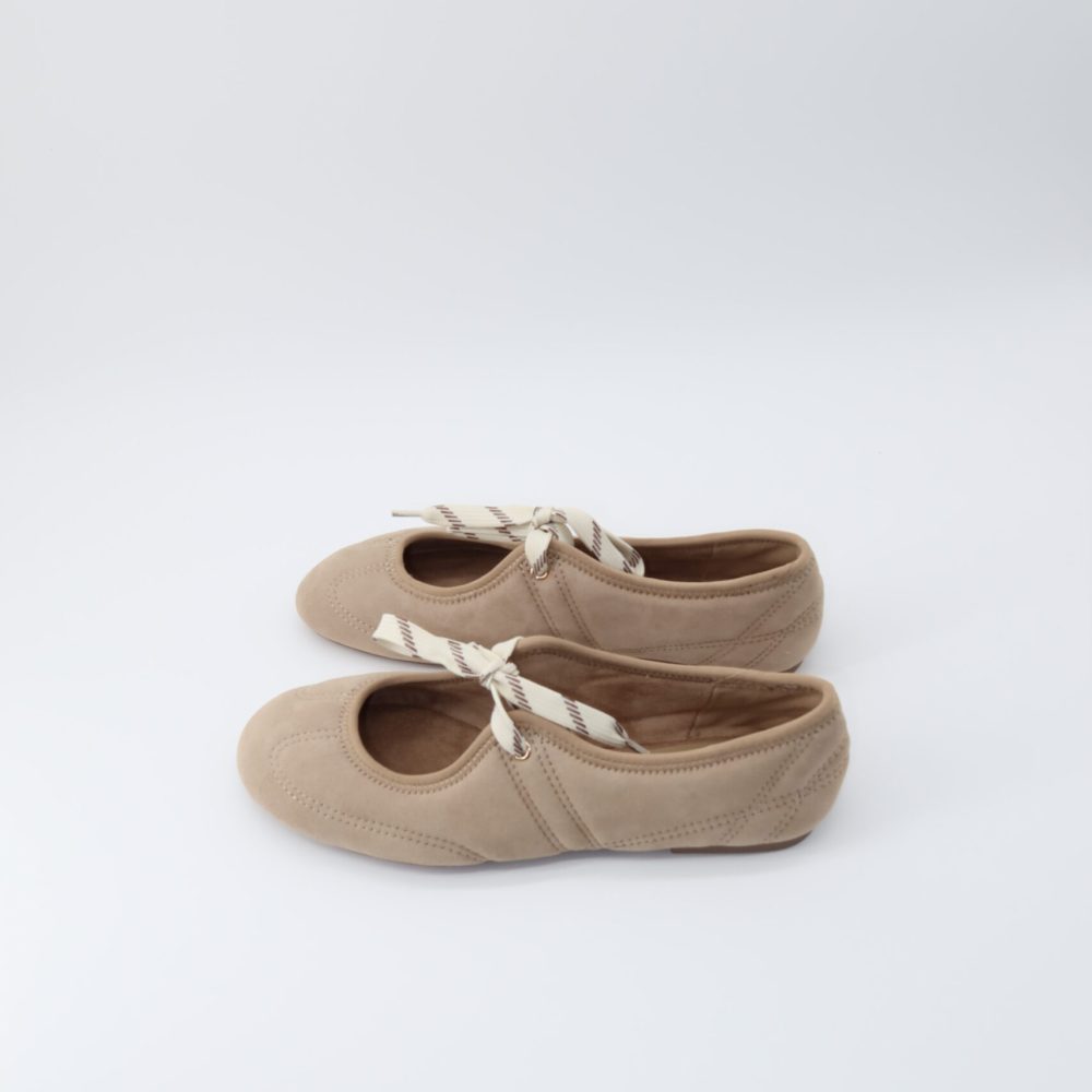 zara-sneakeina-two